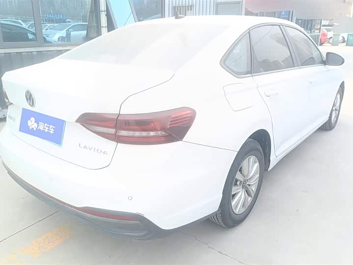 Фото 3 - Volkswagen Lavida