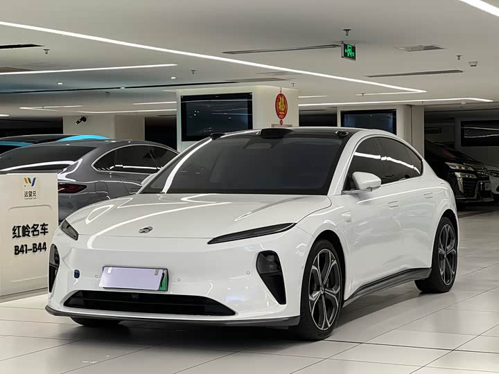 Фото 1 - Nio ET5