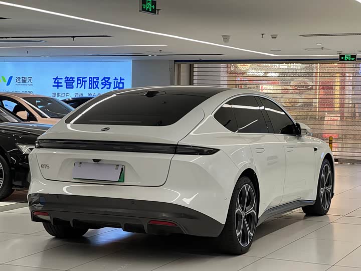 Фото 3 - Nio ET5