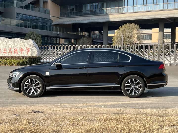 Фото 5 - Volkswagen Magotan