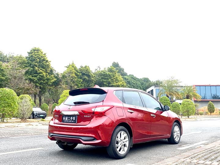 Фото 5 - Nissan Tiida