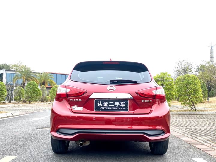 Фото 6 - Nissan Tiida