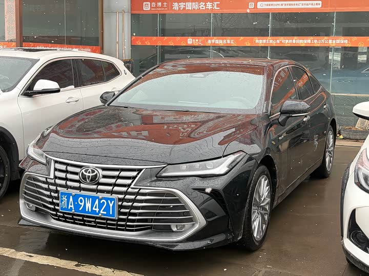 Фото 1 - Toyota Avalon