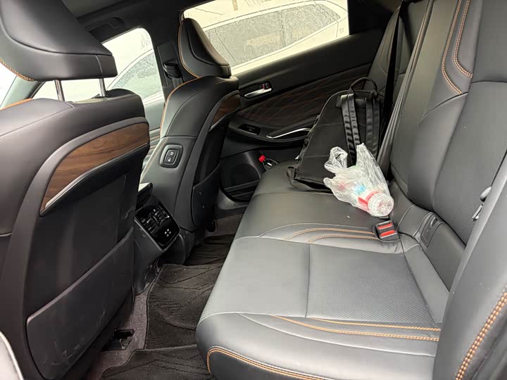 Фото 6 - Toyota Avalon