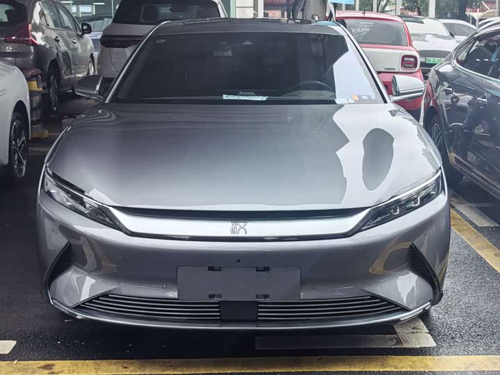 Фото 2 - BYD Han