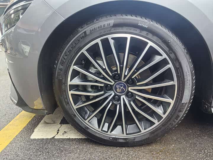 Фото 4 - BYD Han