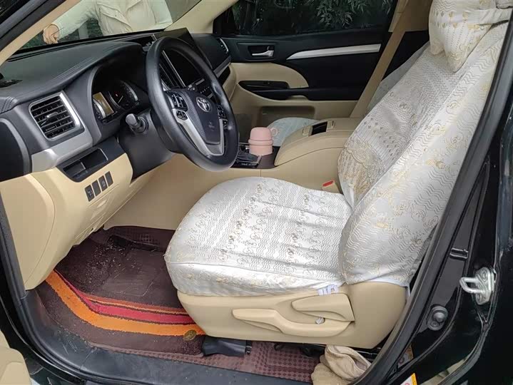 Фото 9 - Toyota Highlander