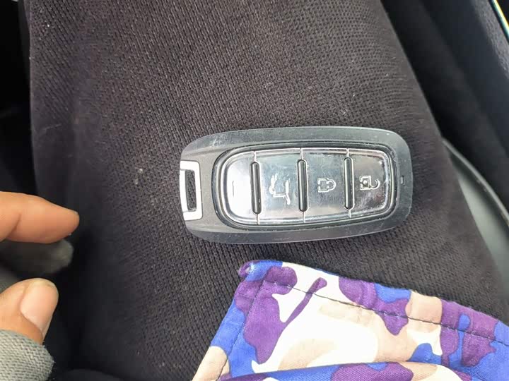 Фото 9 - Hongqi HS5