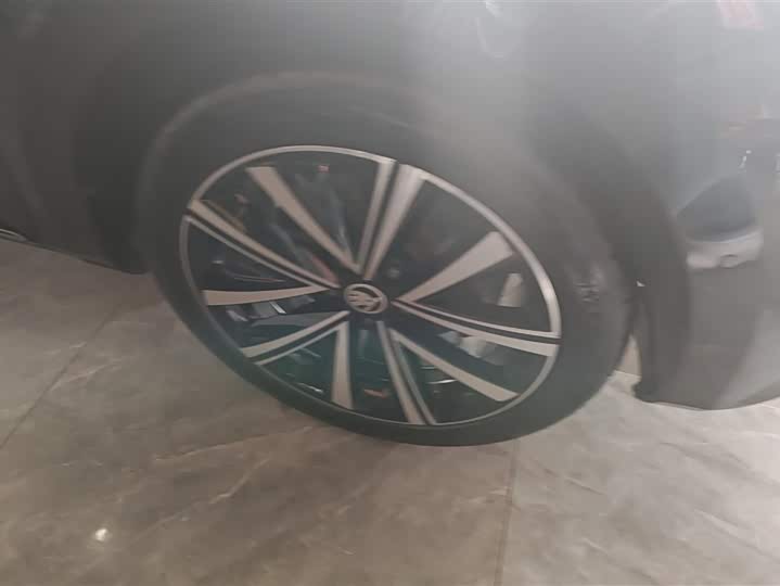 Фото 6 - Skoda Superb