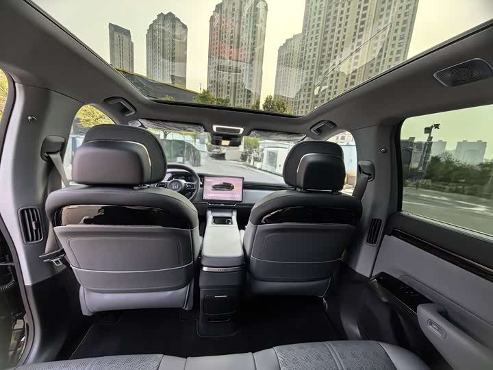 Фото 8 - Zeekr 7X