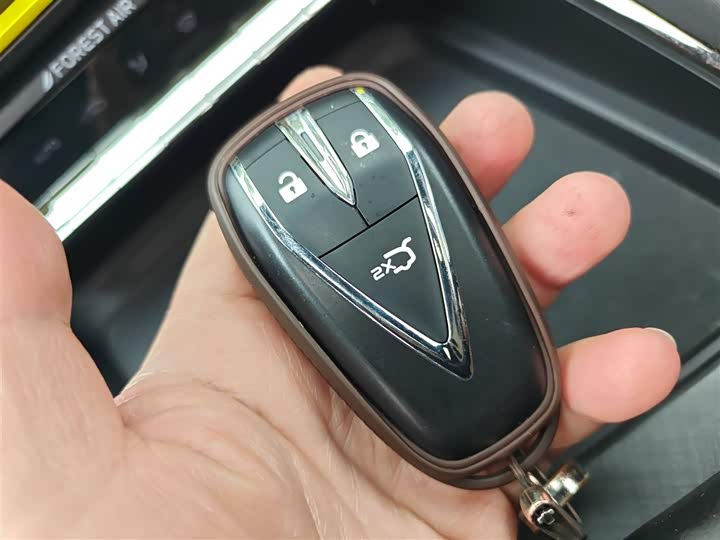 Фото 9 - Changan UNI-T