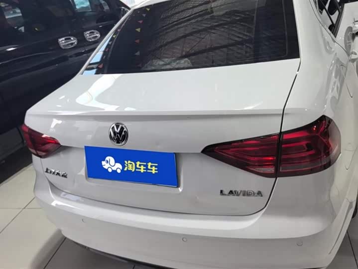 Фото 4 - Volkswagen Lavida