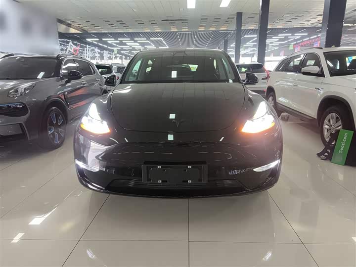 Фото 3 - Tesla Model Y