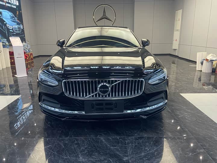 Фото 2 - Volvo S90