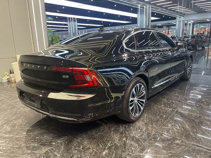 Фото 7 - Volvo S90