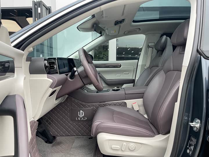 Фото 9 - Leapmotor C11