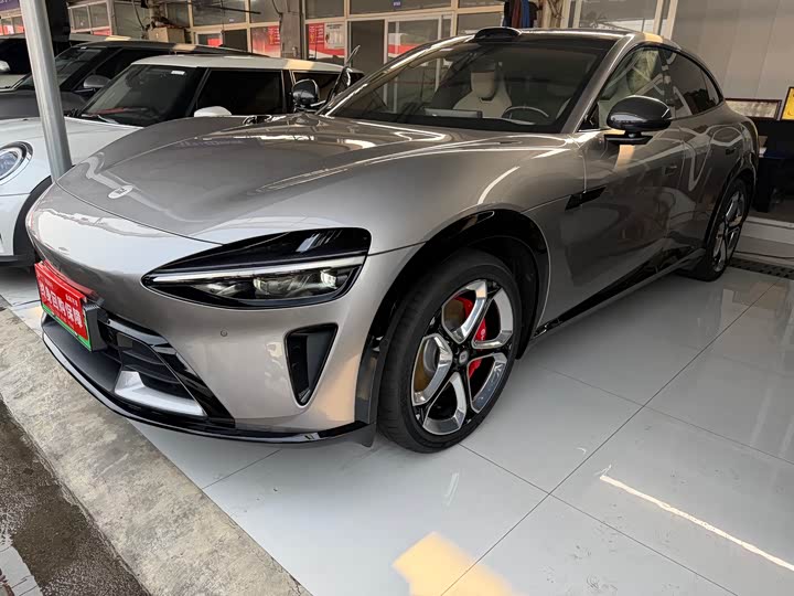 Фото 1 - Xiaomi YU7