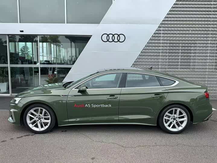 Фото 2 - Audi A5
