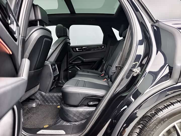 Фото 8 - Porsche Cayenne