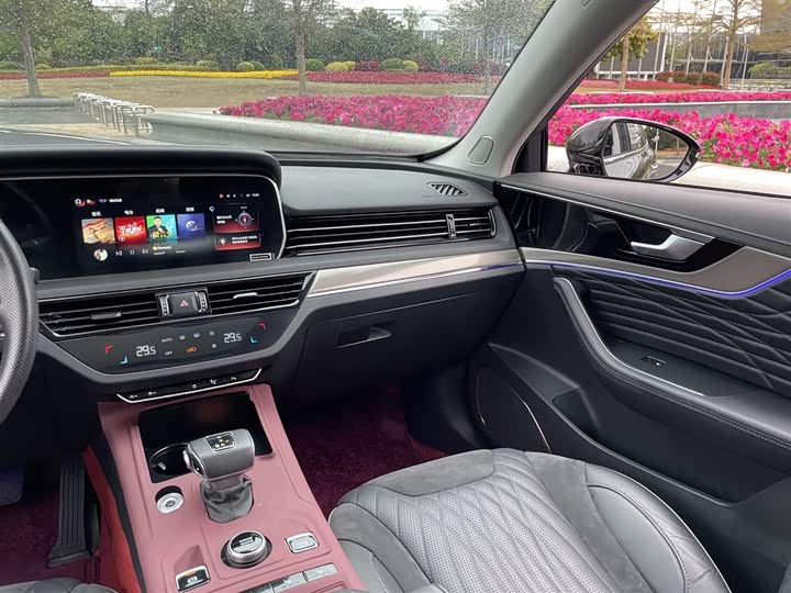 Фото 7 - Hongqi HS5