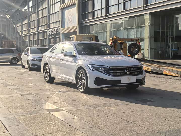 Фото 3 - Volkswagen Sagitar L