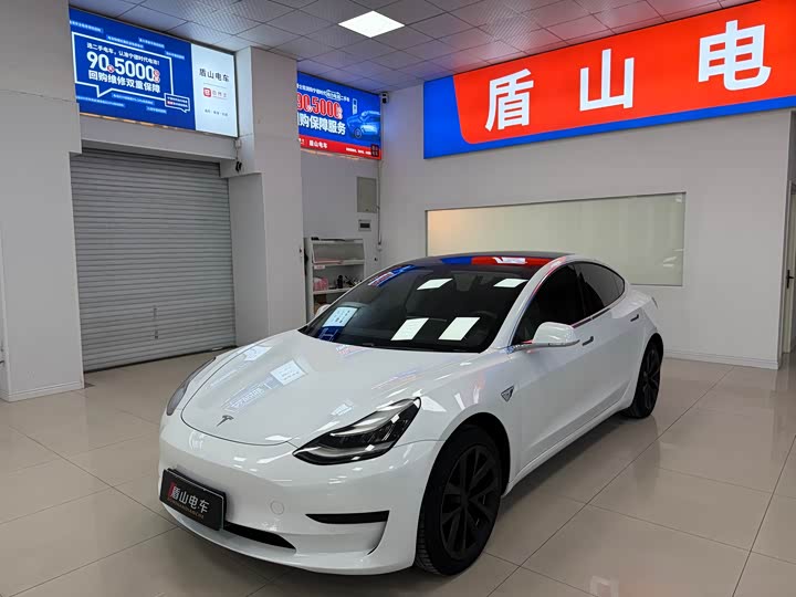 Фото 1 - Tesla Model 3