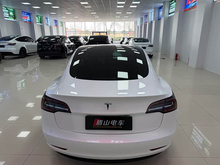 Фото 5 - Tesla Model 3