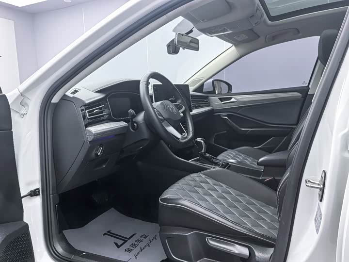 Фото 8 - Volkswagen Sagitar L