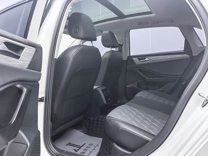 Фото 9 - Volkswagen Sagitar L