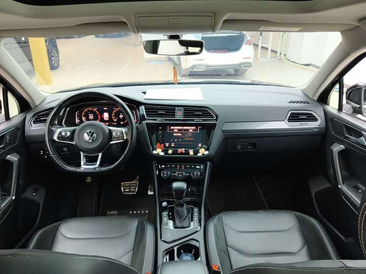 Фото 4 - Volkswagen Tiguan L Pro
