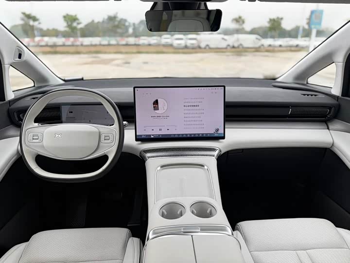 Фото 8 - XPeng X9