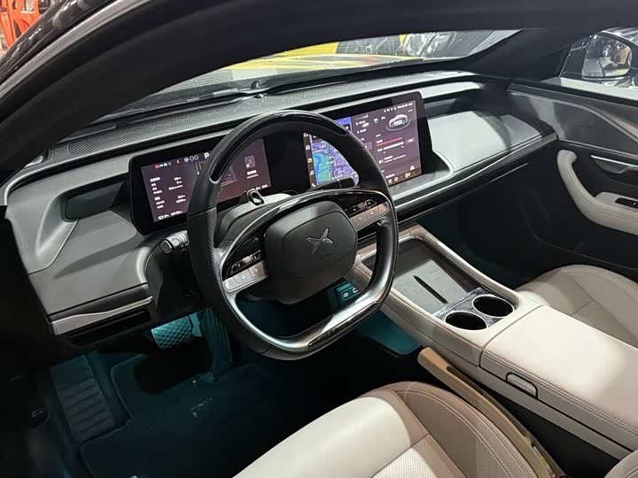 Фото 9 - XPeng P7