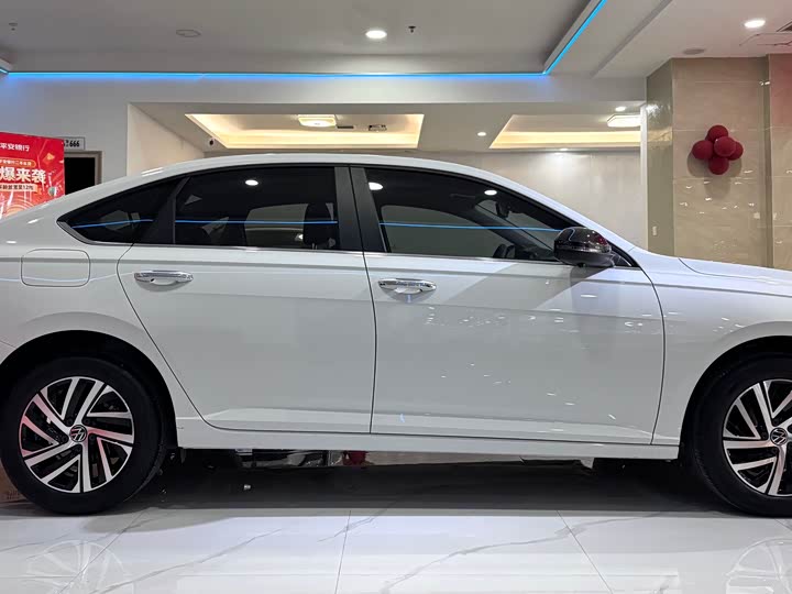 Фото 3 - Volkswagen Lavida