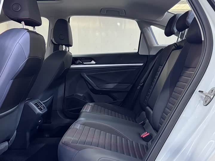 Фото 7 - Volkswagen Lavida