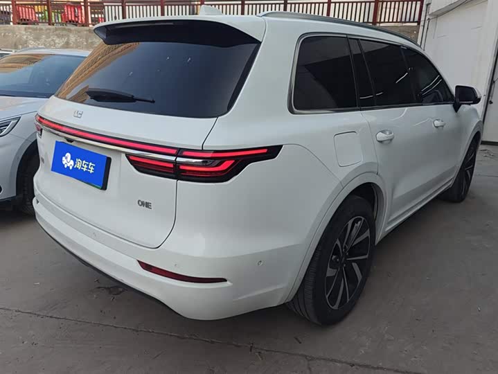 Фото 3 - LiXiang One