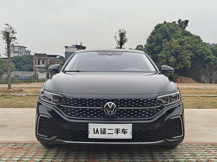 Фото 2 - Volkswagen Passat