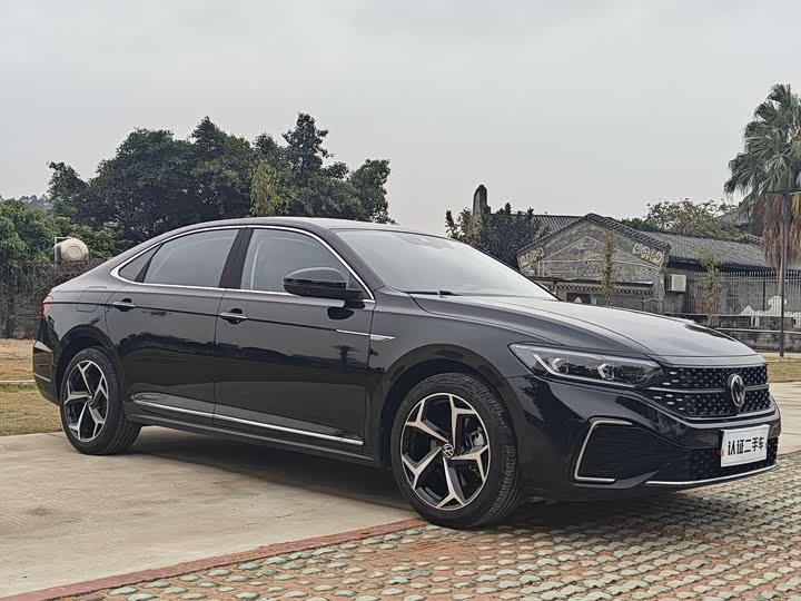 Фото 3 - Volkswagen Passat