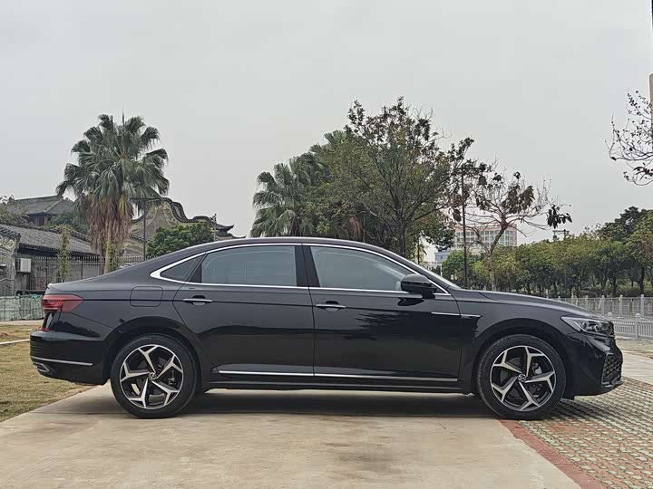 Фото 4 - Volkswagen Passat
