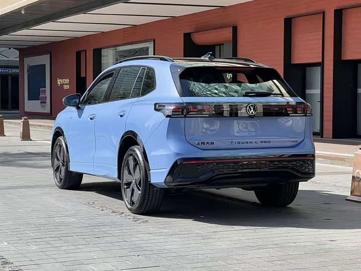 Фото 5 - Volkswagen Tiguan L Pro