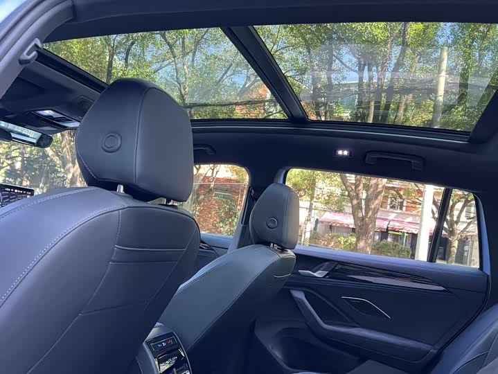 Фото 7 - Volkswagen Tiguan L Pro