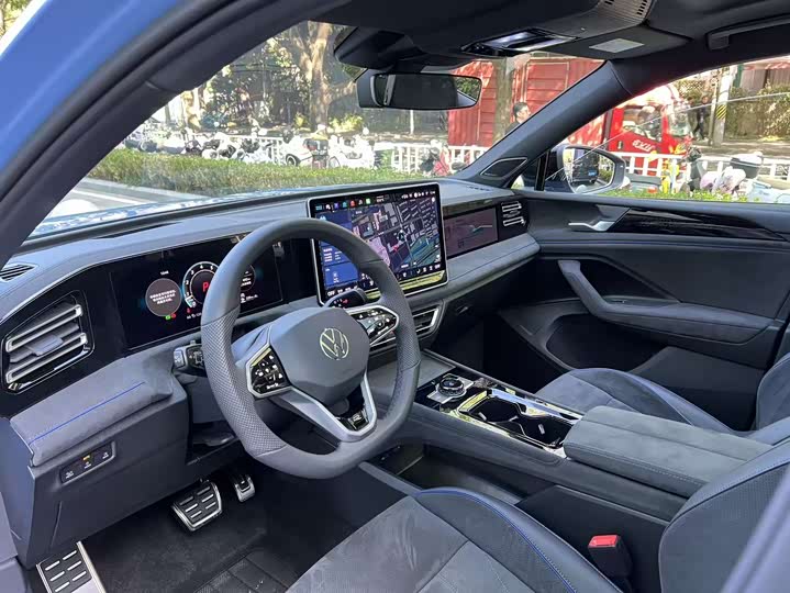 Фото 9 - Volkswagen Tiguan L Pro