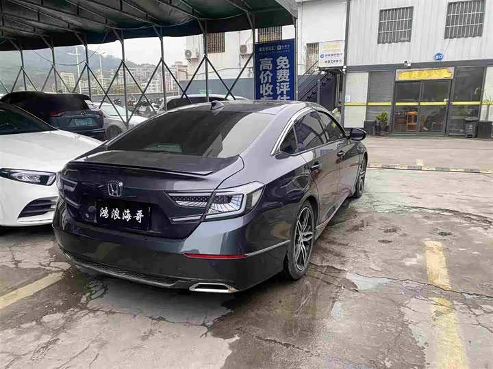 Фото 2 - Honda Accord