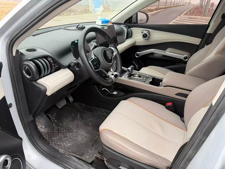 Фото 4 - BYD Yuan Plus