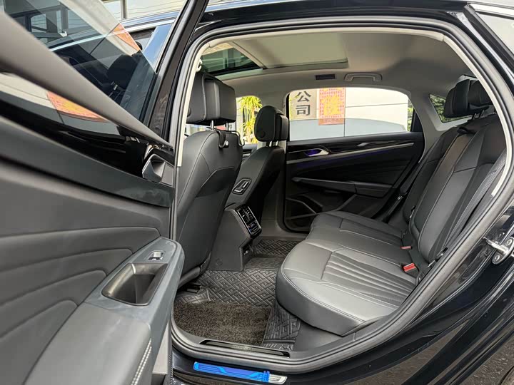 Фото 6 - Volkswagen Passat