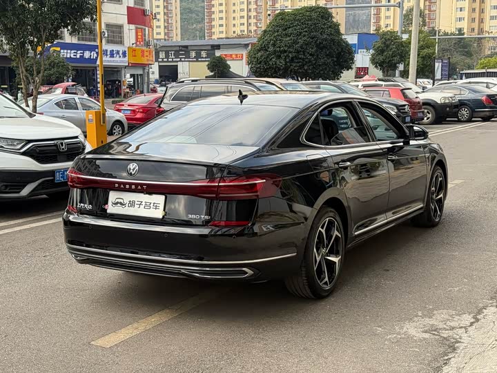 Фото 7 - Volkswagen Passat
