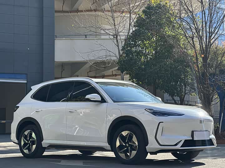 Фото 3 - Geely Galaxy E5