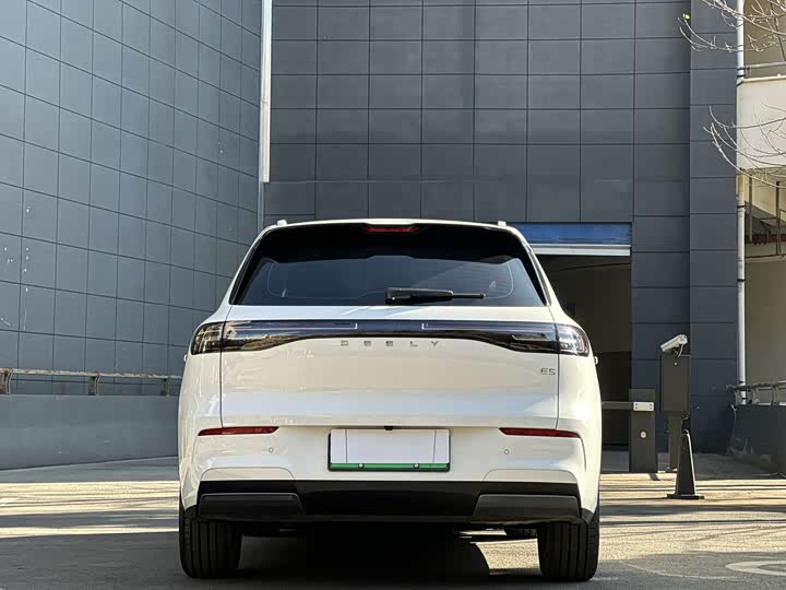 Фото 4 - Geely Galaxy E5