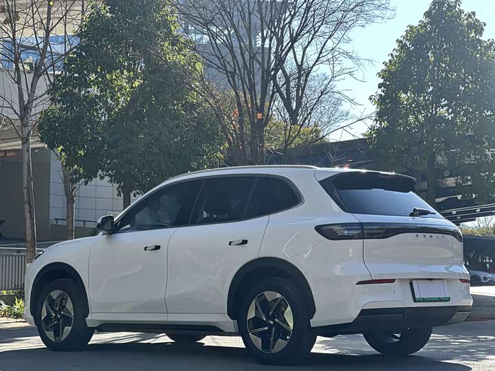 Фото 7 - Geely Galaxy E5