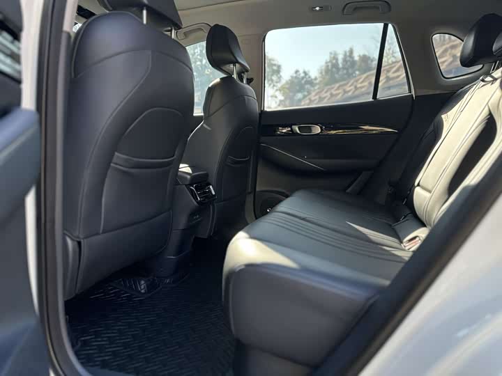 Фото 9 - Geely Galaxy E5