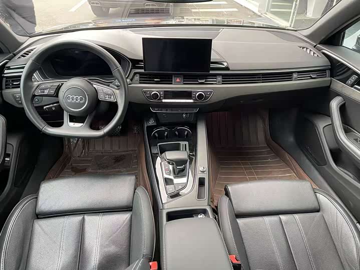 Фото 6 - Audi A4L